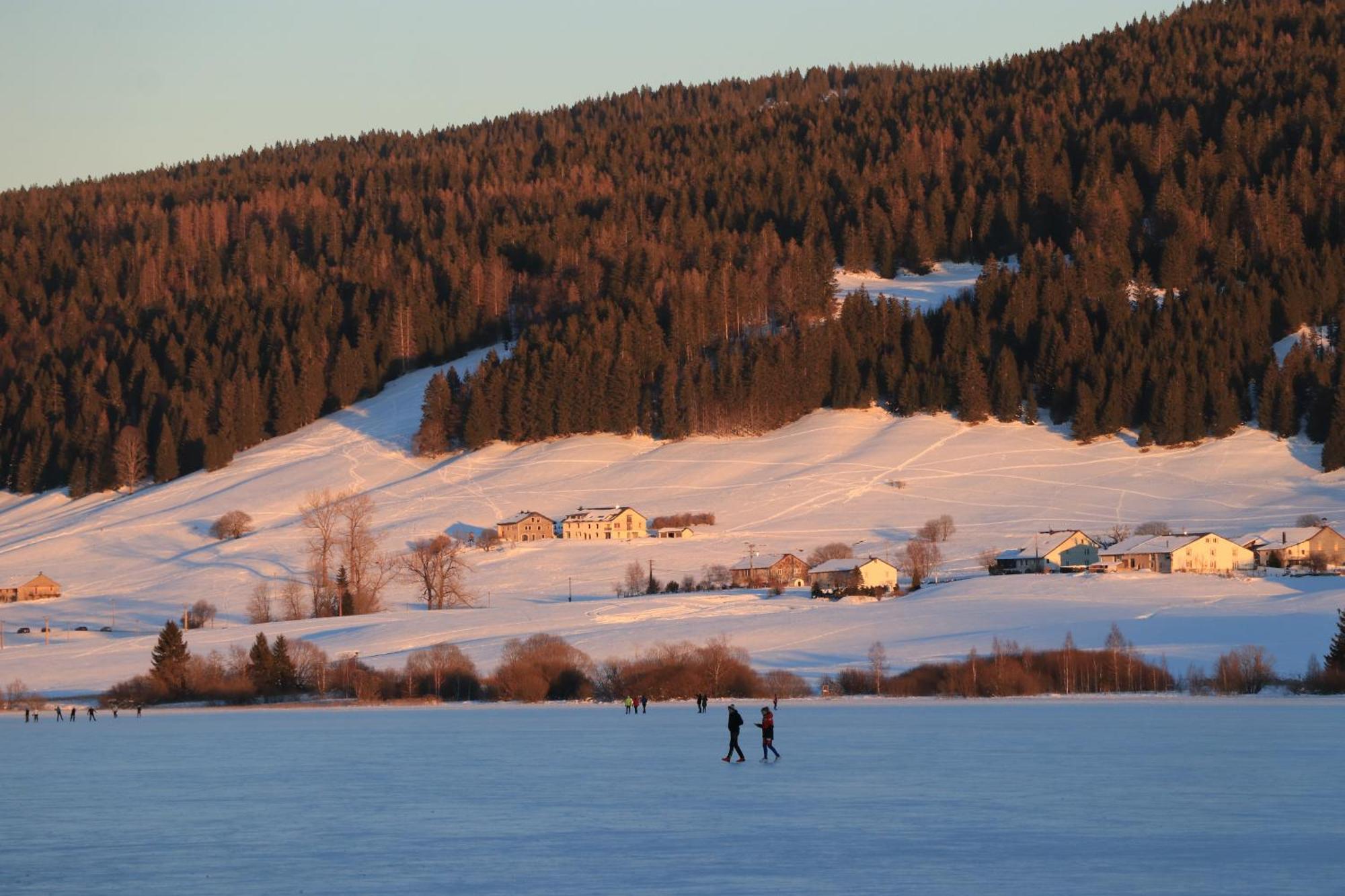 Au Coeur Du Lapidaire Septmoncel-Les-Molunes Exteriör bild