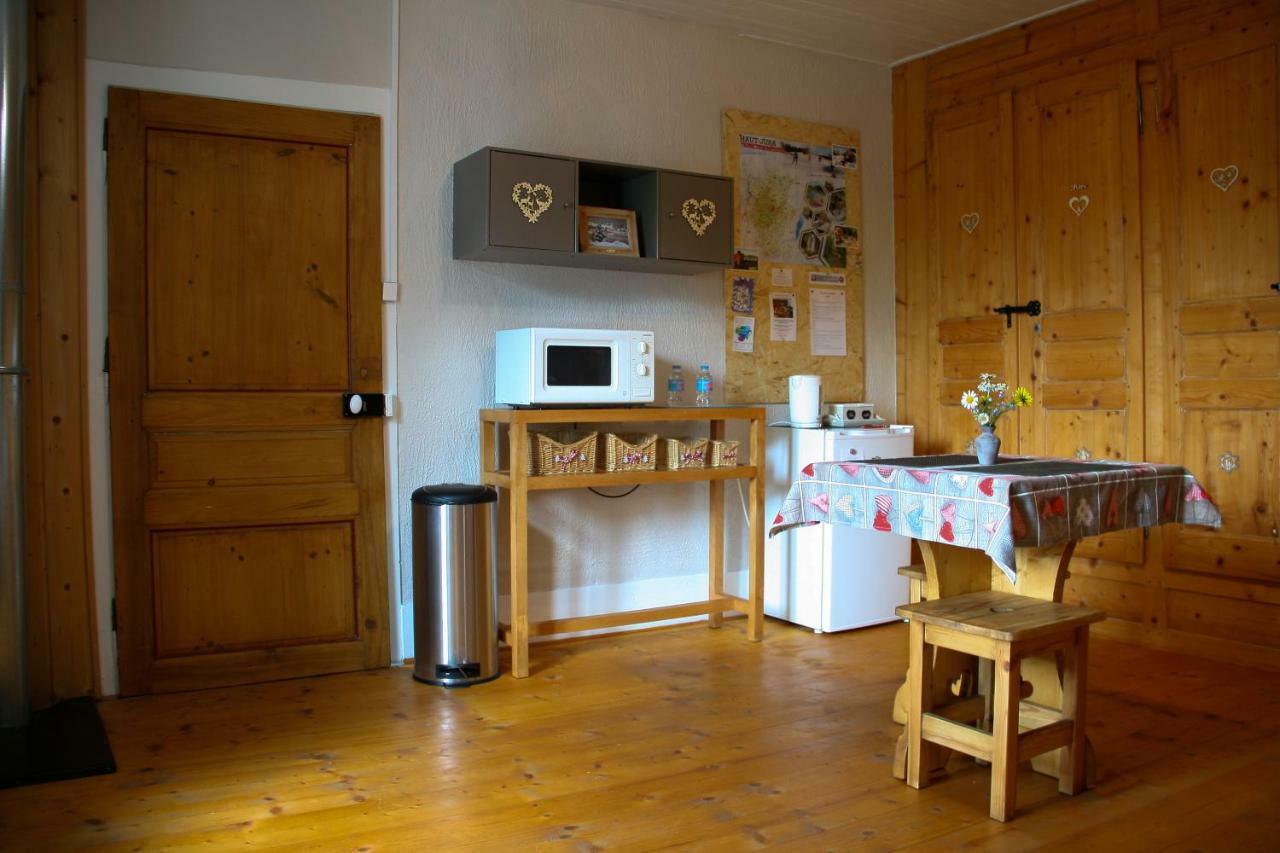 Au Coeur Du Lapidaire Septmoncel-Les-Molunes Exteriör bild